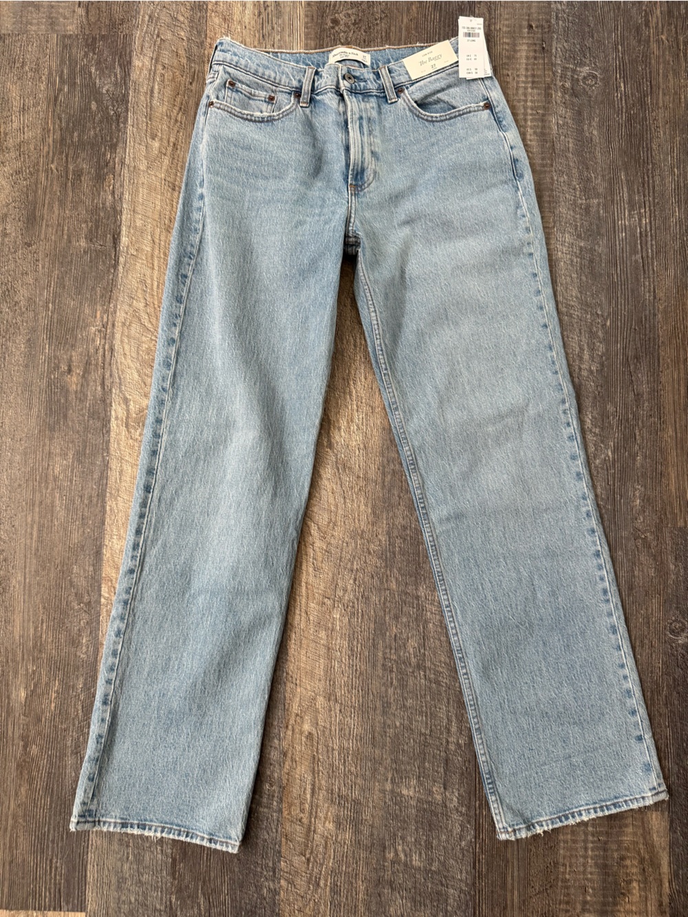 Abercrombie & Fitch Women’s The Baggy Low Rise Jean - Size 27 Long
